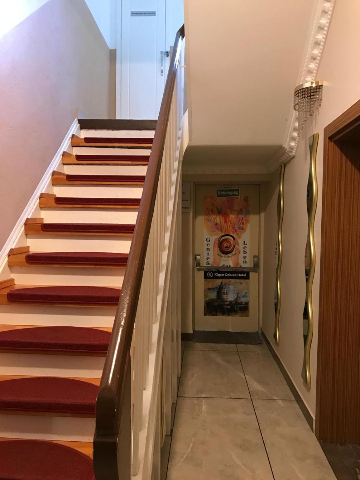 Kispet Deluxe Hotels&Suites أوبيرهاوزين المظهر الخارجي الصورة
