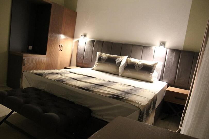 Kispet Deluxe Hotels&Suites أوبيرهاوزين المظهر الخارجي الصورة